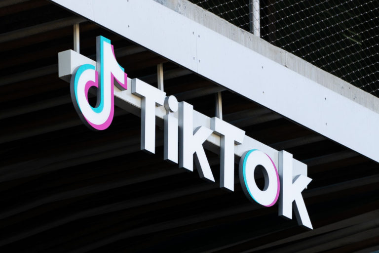 TikTok starts flirting with NFTs
  