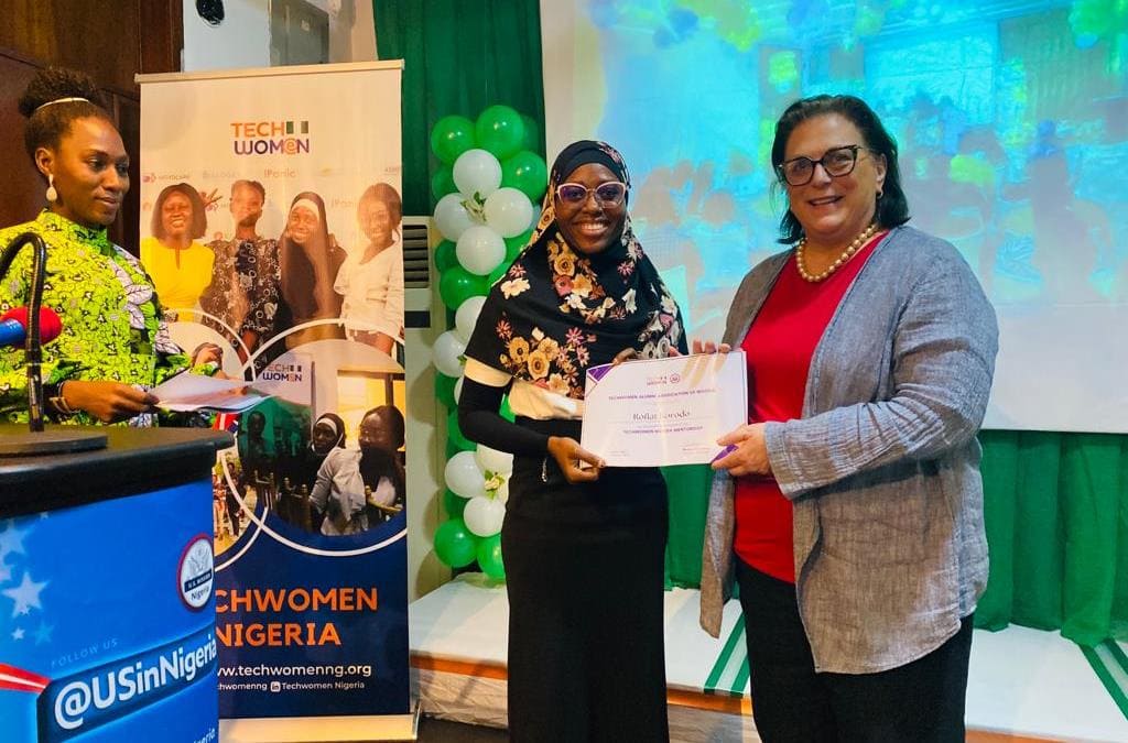U.S. Consul General Claire Pierangelo presents a certificate of participation to one of the participants of the U.S.-Sponsored TechWomen Nigeria Mentorship Project