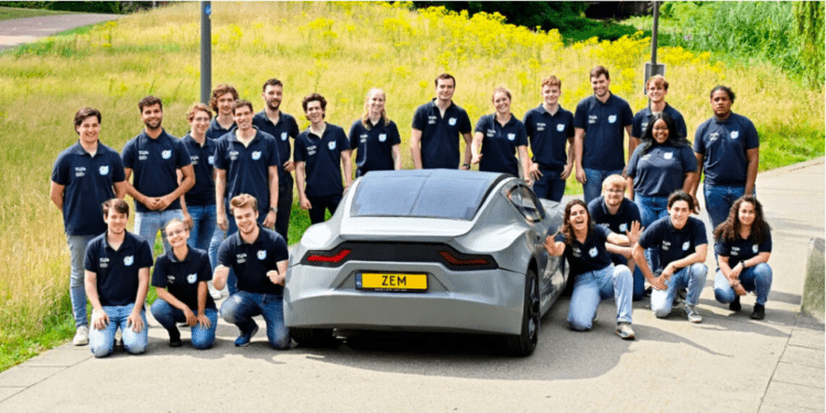 TU Eindhoven students develops Zem, a car that purifies the air while driving.
  