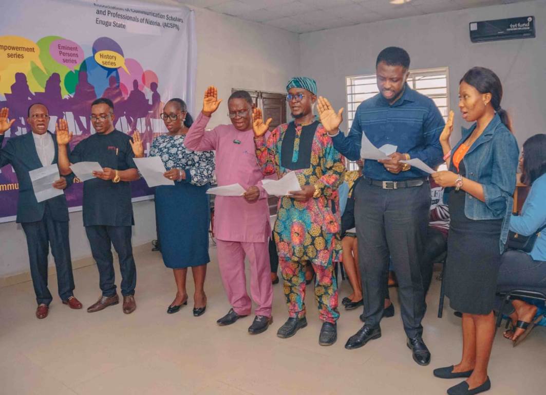 Oath taking and pledge of allegiance by the newly elected eight-member executives of ACSPN, Enugu State Chapter (Photo: ACSPN)