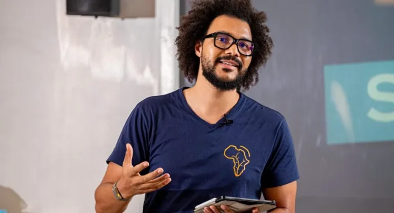 Future Africa and CatalyzU offer the “How to Startup” program for African entrepreneurs.
  