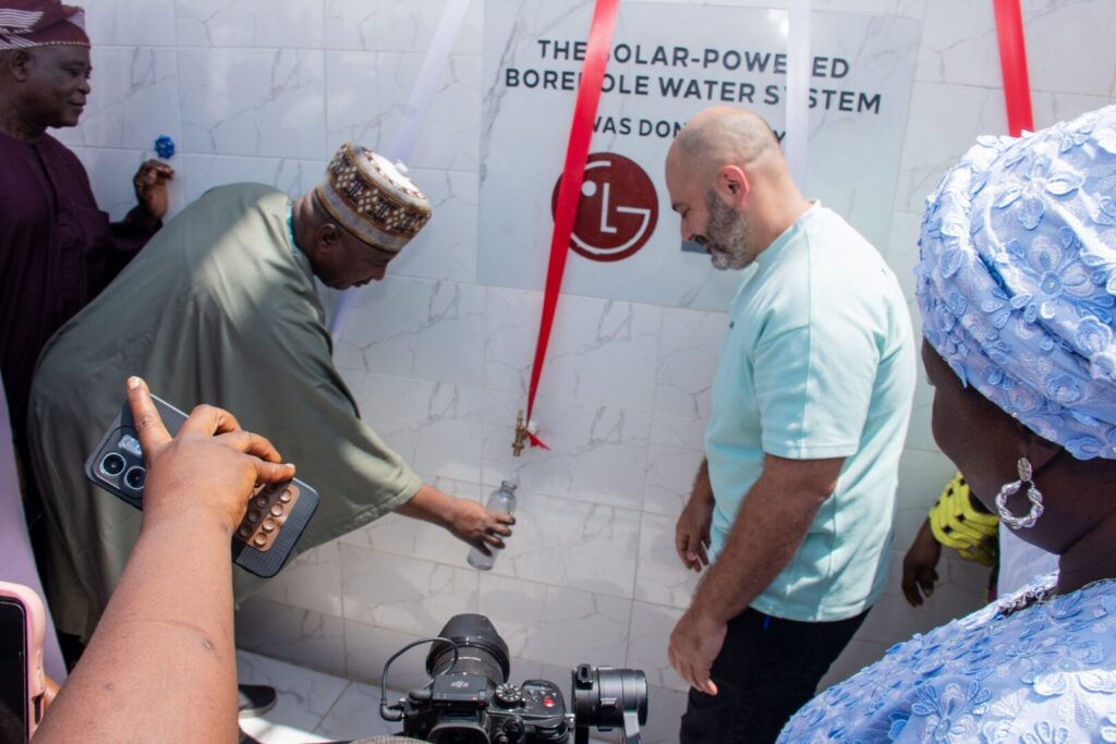 LG Brings Solar-Powered Clean Water Project to ANFEYIN OLOKUTA ILORIN COMMUNITY 3 LG Electronics