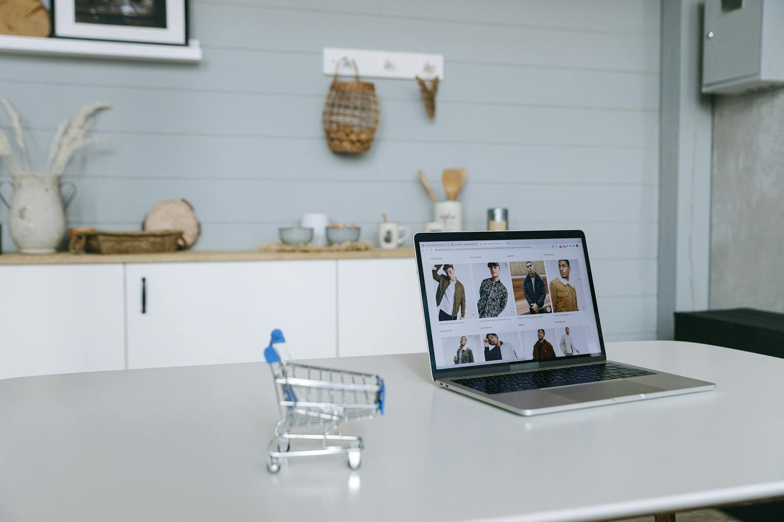 E-Commerce Market